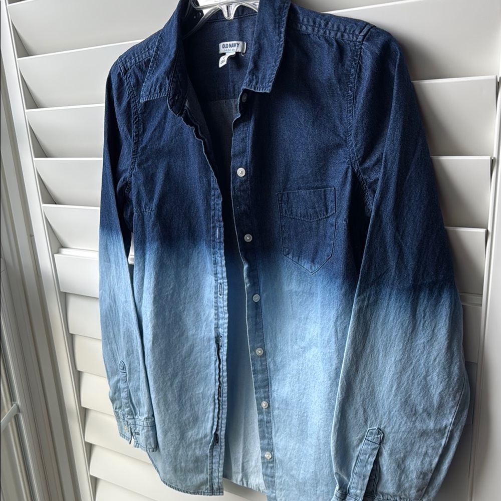 Old Navy women’s Blue Ombre Shirt
